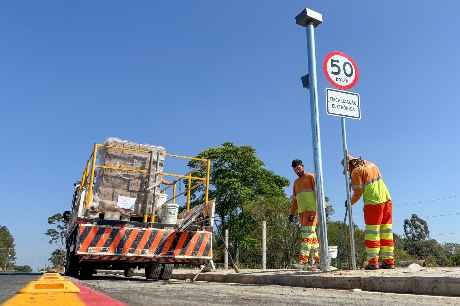Rota_dos_Peregrinos_Rua_Pedro_Dal_Toe_recebe_redutores_de_velocidade_1.jpeg
